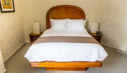 Suite estudio, 1 cama de matrimonio, vistas a la piscina