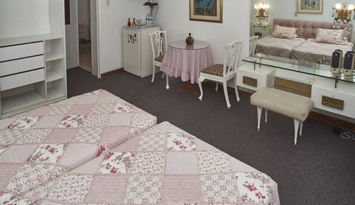 Habitación con 2 camas individuales
