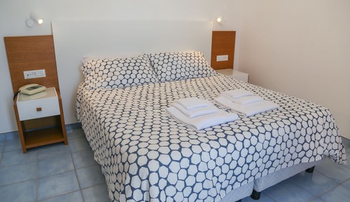 Habitación cuádruple familiar, terraza, vistas parciales al mar