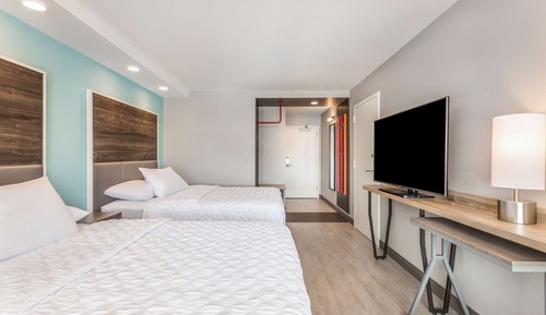 Habitación, 2 camas de matrimonio, accesible para personas con discapacidad (Hearing)
