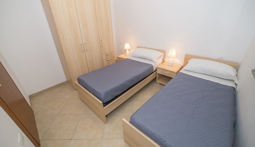 Apartamento familiar, 2 habitaciones, patio, vistas al mar
