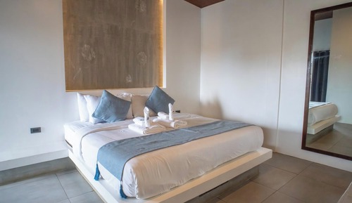 Suite ejecutiva, balcón, vistas a la piscina