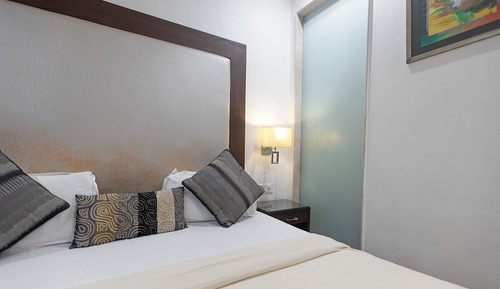 Suite (with Jacuzzi)