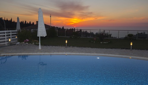 Villa de lujo, 2 habitaciones, piscina privada, vistas al mar (Angela)