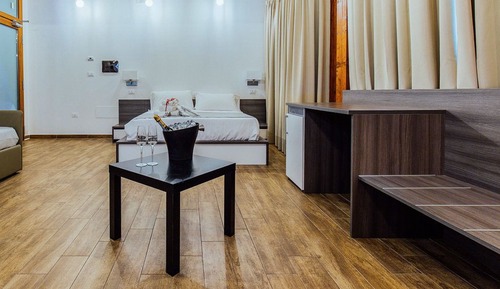 Habitación Deluxe con 1 cama doble o 2 individuales, bañera de hidromasaje