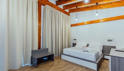Habitación estándar con 1 cama doble o 2 individuales