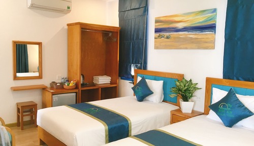 Habitación triple económica, 1 habitación, vistas al jardín
