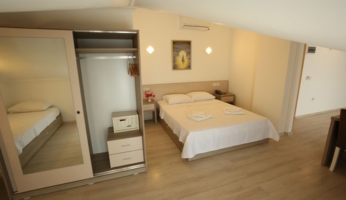 Apartamento panorámico, 2 habitaciones, vistas al mar (Attic)