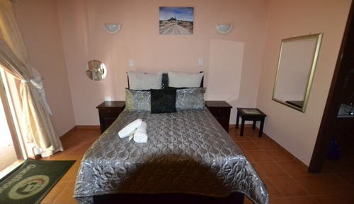Habitación básica doble, baño privado