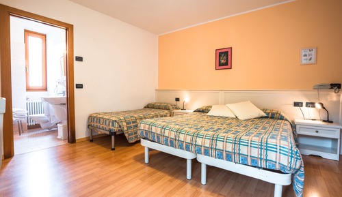 Habitación estándar con 1 cama doble o 2 individuales