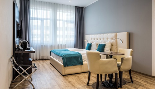 Habitación superior (with French Bed)