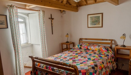 Apartamento tradicional, cocina, en la zona del patio (Casa Pequena)