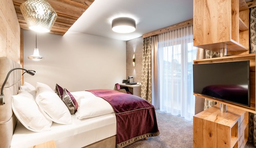 Suite, 1 cama de matrimonio grande, vistas a la montaña