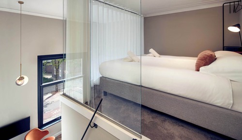 Sixtuple Room