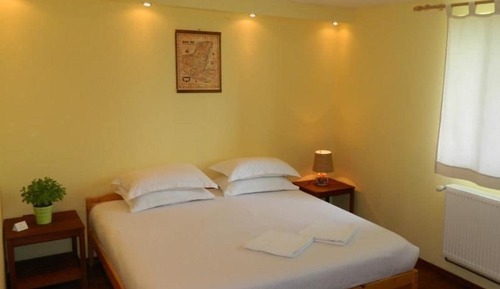 Habitación estándar con 1 cama doble o 2 individuales, baño privado, vistas al viñedo