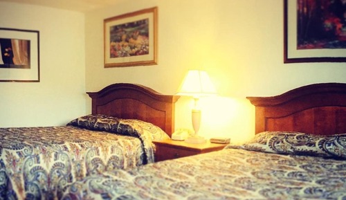 Habitación clásica, 2 camas de matrimonio, frigorífico y microondas