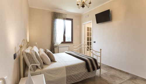 Habitación básica doble, baño privado, vistas al río