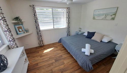 Apartamento familiar, varias camas, vistas al jardín