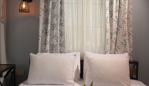 Habitación Deluxe, 1 cama doble, balcón, vistas al jardín