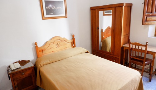 Habitación con 1 cama doble o 2 individuales