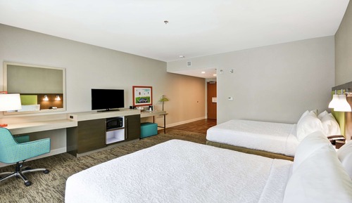 Habitación, 2 camas de matrimonio, frigorífico y microondas
