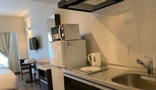 Habitación básica con 2 camas individuales