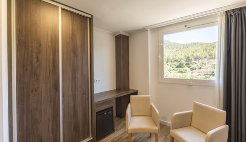Habitación estándar con 1 cama doble o 2 individuales, vistas al río
