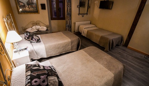 Habitación Deluxe con 2 camas individuales (Víctor)