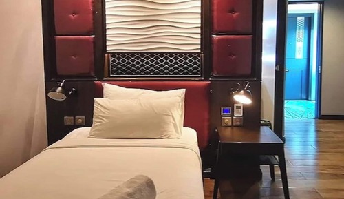 Single Business Room
