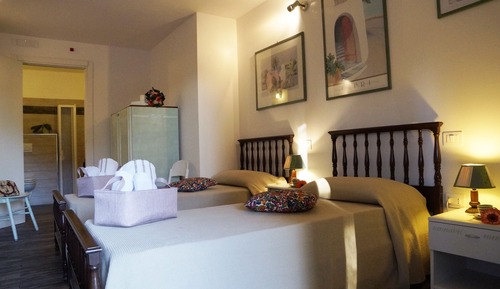 Habitación con 2 camas individuales