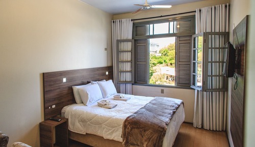 Habitación Deluxe doble, 1 cama doble, Aire acondicionado, vistas al patio