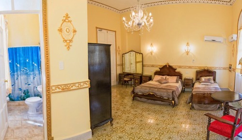 Habitación triple superior, balcón