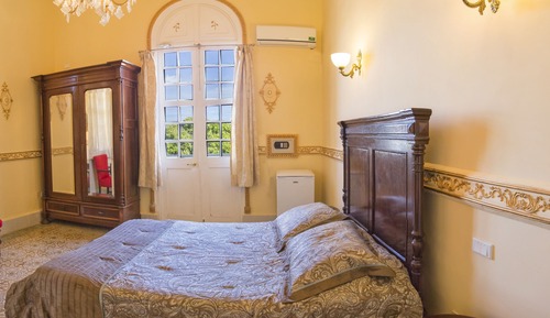 Habitación doble, baño privado, mirando al mar