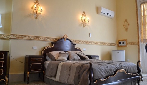 Habitación estándar doble, 1 cama de matrimonio, balcón, vistas a la ciudad