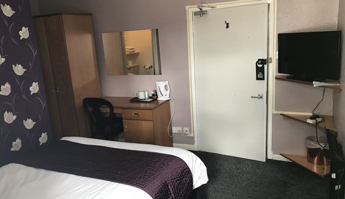 Habitación Confort doble, baño privado (Small Double)