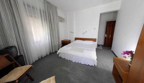Habitación estándar con 1 cama doble o 2 individuales
