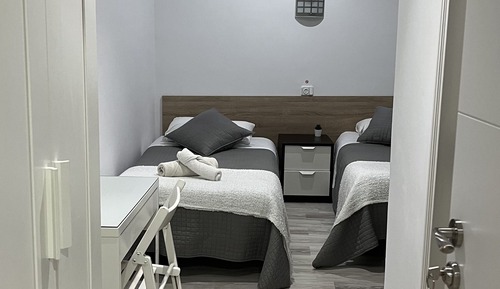 Habitación con 2 camas individuales