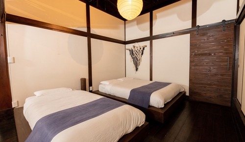 Casa básica, 2 habitaciones, 2 baños, junto a la playa