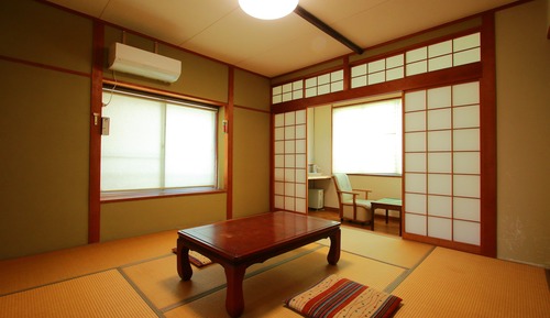 Habitación triple tradicional, baño compartido (Japanese-Style)