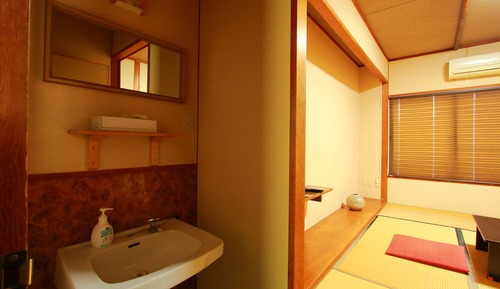 Habitación tradicional con 2 camas individuales, baño compartido (Japanese-Style, Economy)