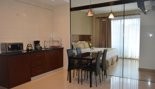 Apartamento ejecutivo, 1 cama de matrimonio grande con sofá cama