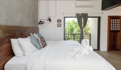 Habitación de lujo, 1 cama de matrimonio grande, balcón (Tub Room)