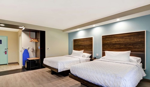 Habitación, 2 camas de matrimonio, accesible para personas con discapacidad, bañera