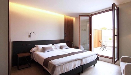 Habitación con 2 camas individuales, terraza