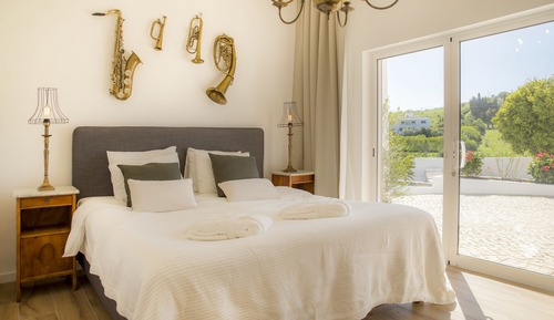 Queen Room With Pool View