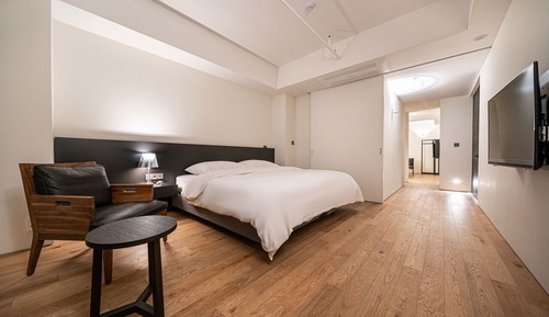 Suite (Semi)