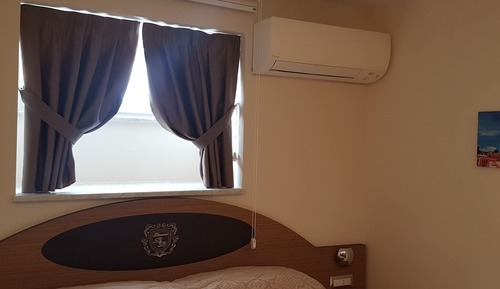 Habitación económica doble, 1 cama doble, entresuelo