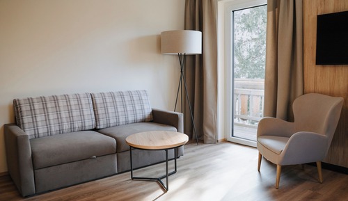 Habitación familiar con 2 camas individuales, vistas a la montaña