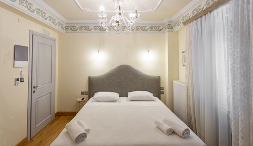 Habitación superior con 1 cama doble o 2 individuales