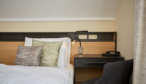 Habitación estándar con 1 cama doble o 2 individuales, balcón